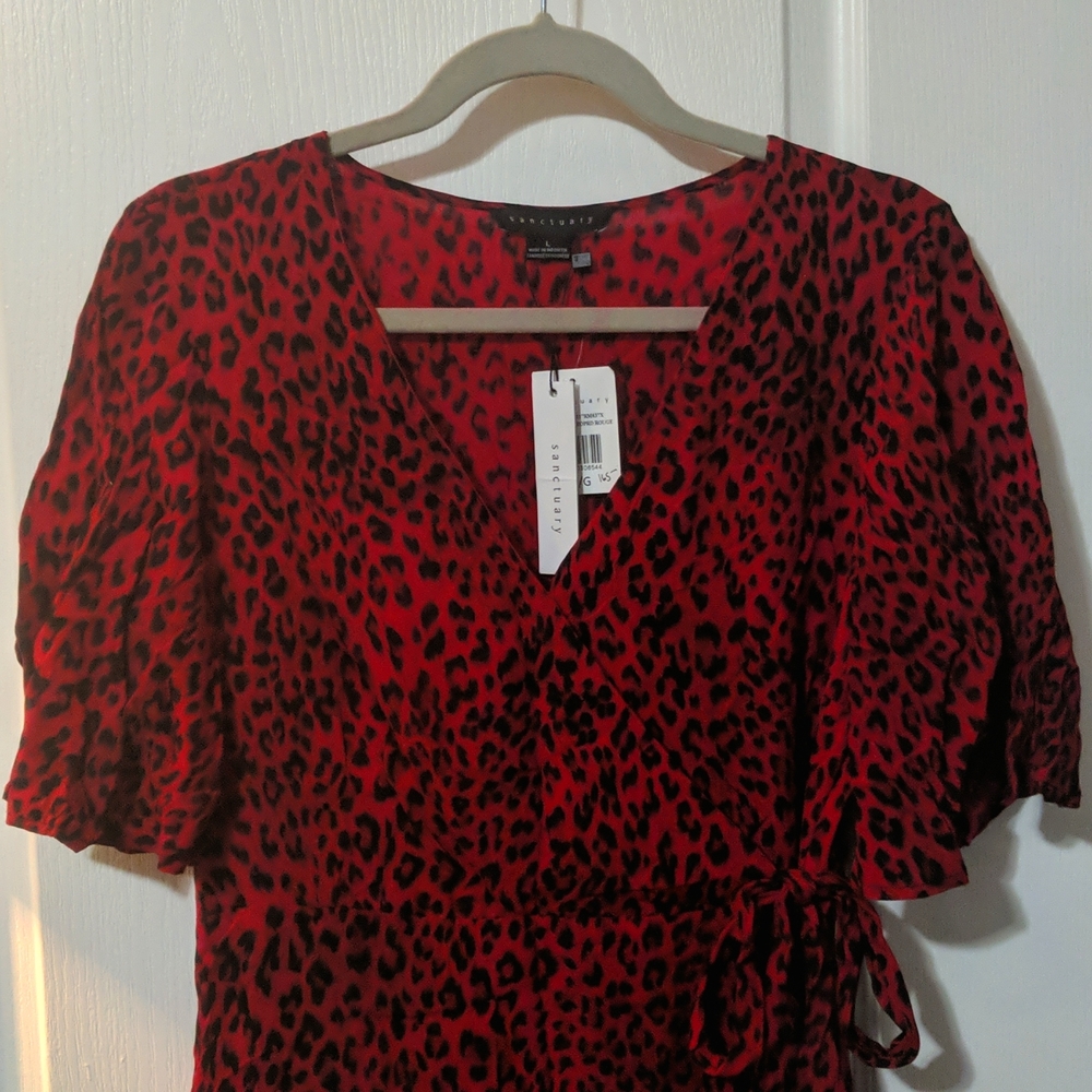 NWT Sanctuary Red Leopard print short sleeve v-neck tie wrap dress, size large - Picture 5 of 11